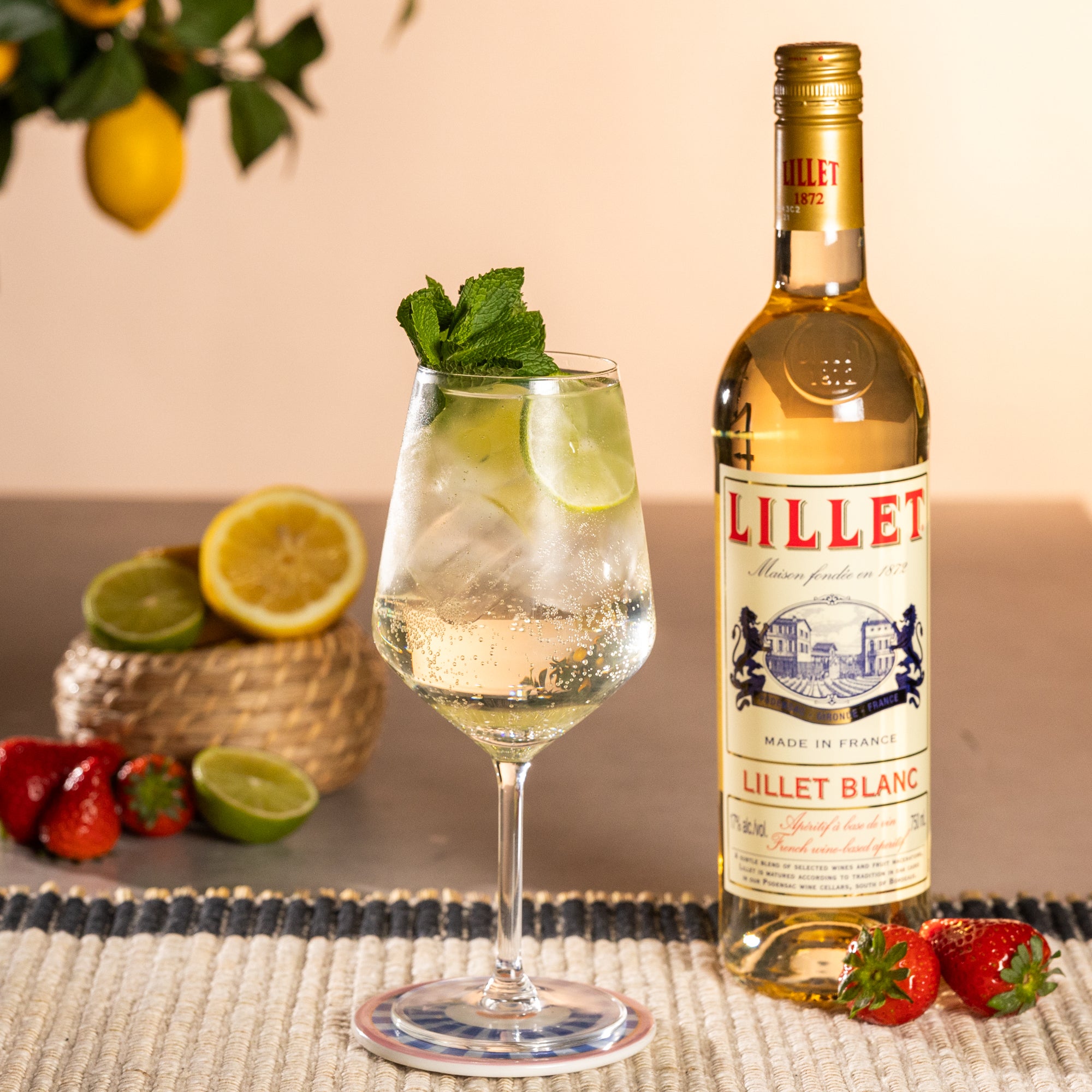 Et glas Spritz lavet på Lillet Blanc